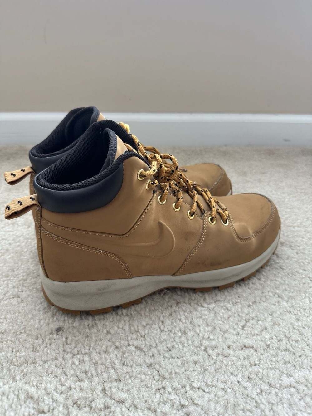 Nike Manoa Leather Wheat Boots Men's Size 11